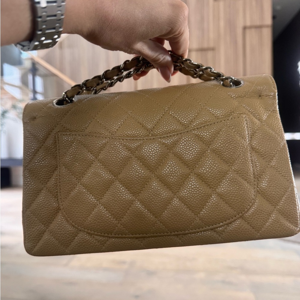 CHANEL Classic Medium Double Flap Caramel - Picture 3 of 12